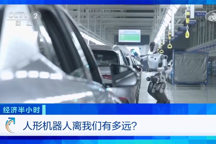 中央电视台《经济半小时》栏目对J9娱乐集团机器人的专题报道